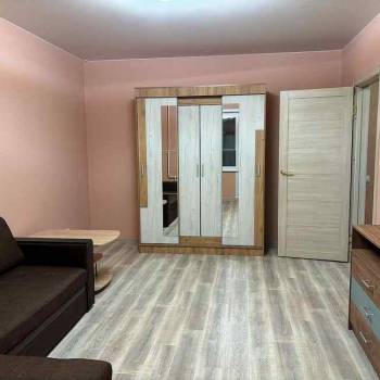 Сдается 1-комнатная квартира, 42 м²