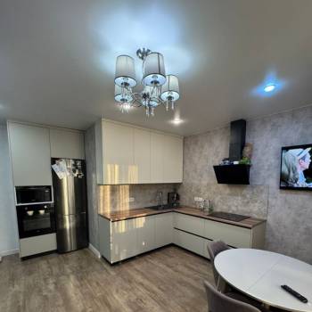 Продается Многокомнатная квартира, 80 м²