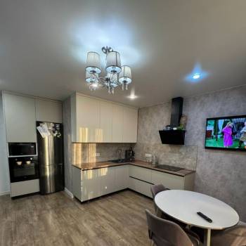 Продается Многокомнатная квартира, 80 м²