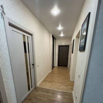 Продается Многокомнатная квартира, 80 м²