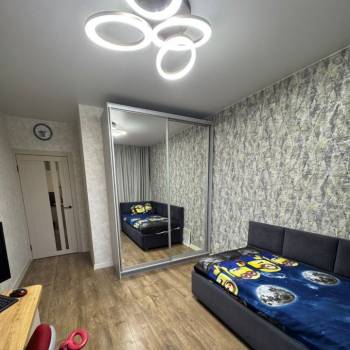 Продается Многокомнатная квартира, 80 м²