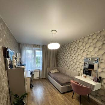 Продается Многокомнатная квартира, 80 м²