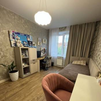 Продается Многокомнатная квартира, 80 м²