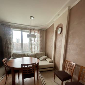 Сдается 1-комнатная квартира, 62 м²