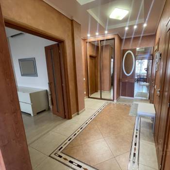 Сдается 1-комнатная квартира, 62 м²