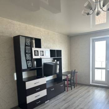 Сдается 1-комнатная квартира, 40 м²