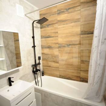 Продается 1-комнатная квартира, 46 м²