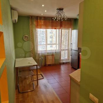Сдается 1-комнатная квартира, 52 м²