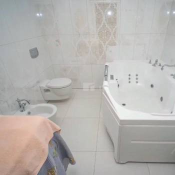 Сдается 2-х комнатная квартира, 80 м²