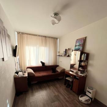 Продается Многокомнатная квартира, 60 м²