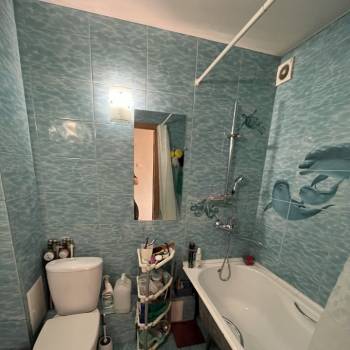 Продается Многокомнатная квартира, 60 м²