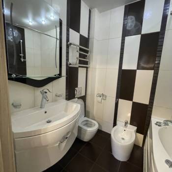 Сдается 2-х комнатная квартира, 64 м²