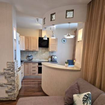 Продается 3-х комнатная квартира, 77 м²