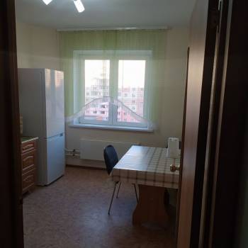 Сдается 1-комнатная квартира, 42 м²