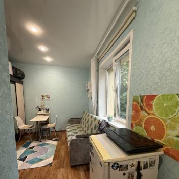 Продается 1-комнатная квартира, 14 м²