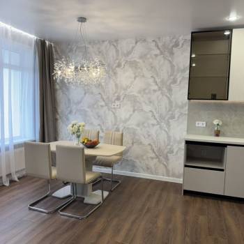 Сдается 2-х комнатная квартира, 77 м²