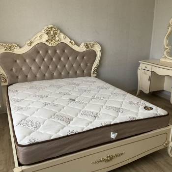 Продается 1-комнатная квартира, 39 м²