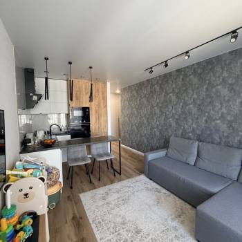 Продается 1-комнатная квартира, 47 м²