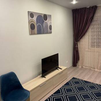 Сдается 2-х комнатная квартира, 607 м²