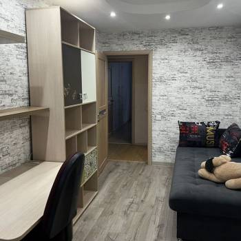 Сдается Многокомнатная квартира, 60 м²