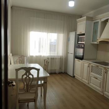 Сдается 2-х комнатная квартира, 75 м²