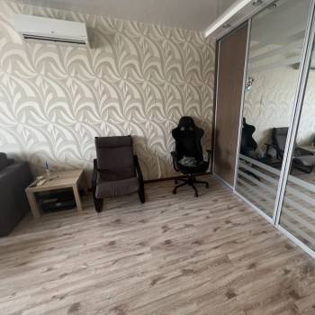 Продается 1-комнатная квартира, 50,5 м²