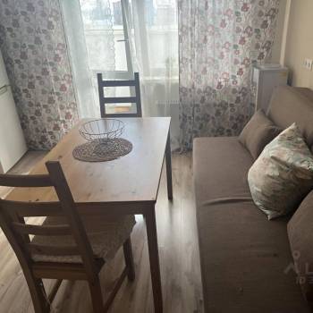 Продается 1-комнатная квартира, 50,5 м²