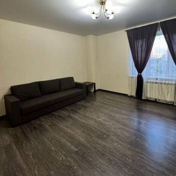 Продается 1-комнатная квартира, 42,9 м²