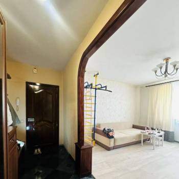 Продается Многокомнатная квартира, 79,4 м²