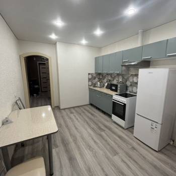 Сдается 1-комнатная квартира, 42 м²
