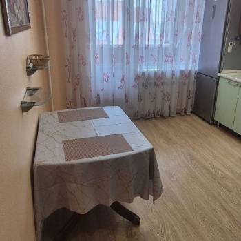 Сдается 1-комнатная квартира, 70 м²