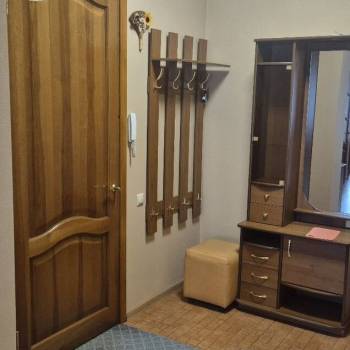 Сдается 1-комнатная квартира, 70 м²