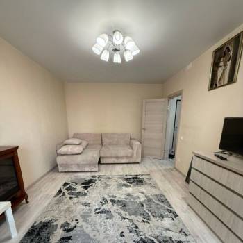 Сдается 1-комнатная квартира, 43 м²