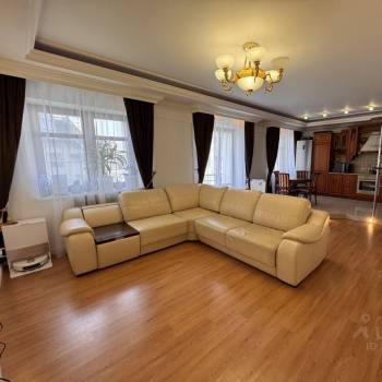 Сдается Многокомнатная квартира, 120 м²