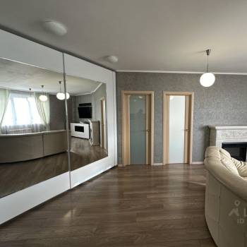 Сдается Многокомнатная квартира, 80 м²