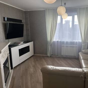 Сдается Многокомнатная квартира, 80 м²