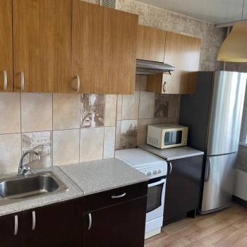 Сдается 1-комнатная квартира, 40 м²