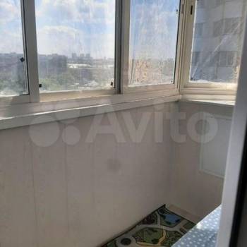Продается 1-комнатная квартира, 32 м²