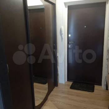 Продается 1-комнатная квартира, 32 м²