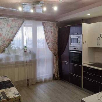 Сдается 2-х комнатная квартира, 75 м²