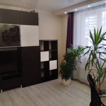 Сдается 2-х комнатная квартира, 75 м²