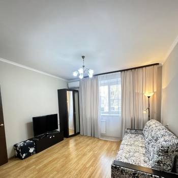 Сдается 1-комнатная квартира, 40 м²