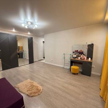 Продается 1-комнатная квартира, 40 м²
