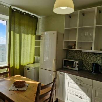 Сдается 1-комнатная квартира, 42 м²