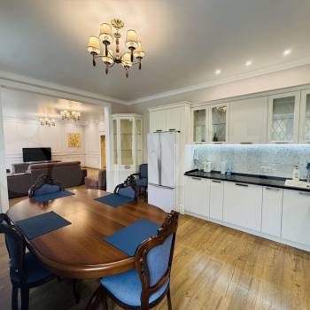 Продается 3-х комнатная квартира, 140 м²