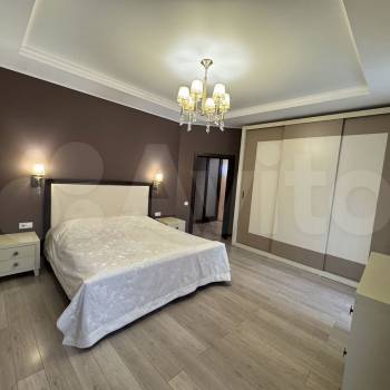 Продается 3-х комнатная квартира, 140 м²