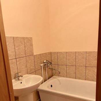 Продается 2-х комнатная квартира, 63 м²