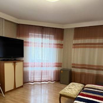 Продается Многокомнатная квартира, 156,3 м²