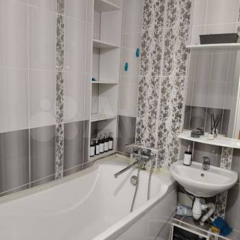 Сдается 1-комнатная квартира, 50 м²