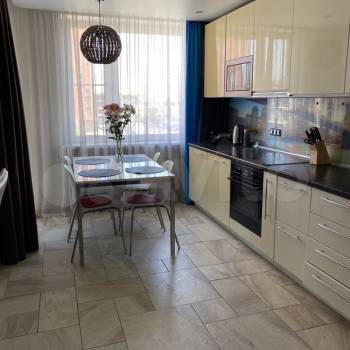 Сдается 2-х комнатная квартира, 76 м²